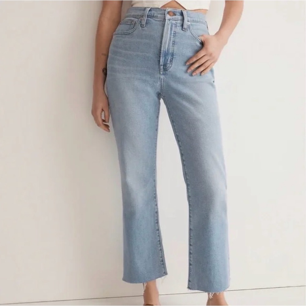 Madewell Perfect Vintage Flare Crop Jeans in Light Blue - 24 Petite
